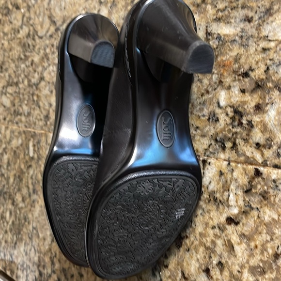 Black heels - Picture 3 of 3